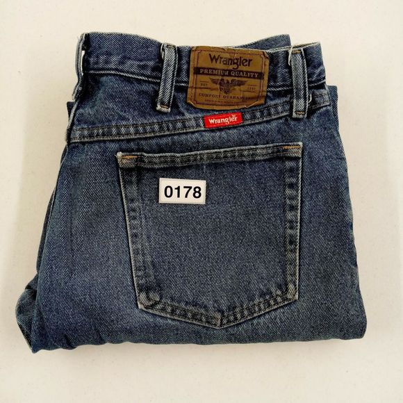 Wrangler Jeans Mens 36 x 32 Relaxed Fit‎ Blue Denim Casual Stained - Picture 11 of 11